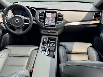 2024 Volvo XC90 Ultimate Bright Theme
