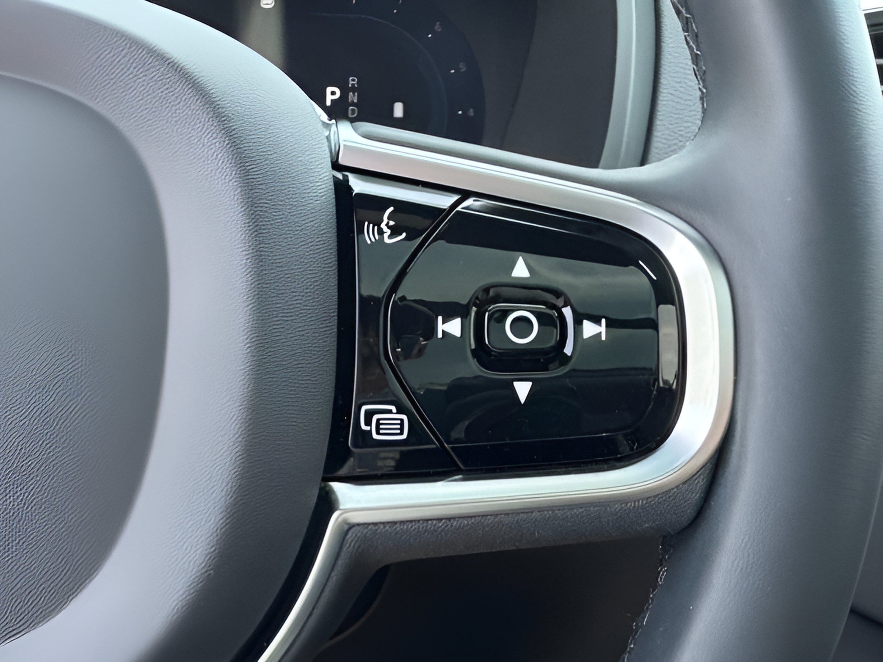 2024 Volvo XC90 Ultimate Bright Theme