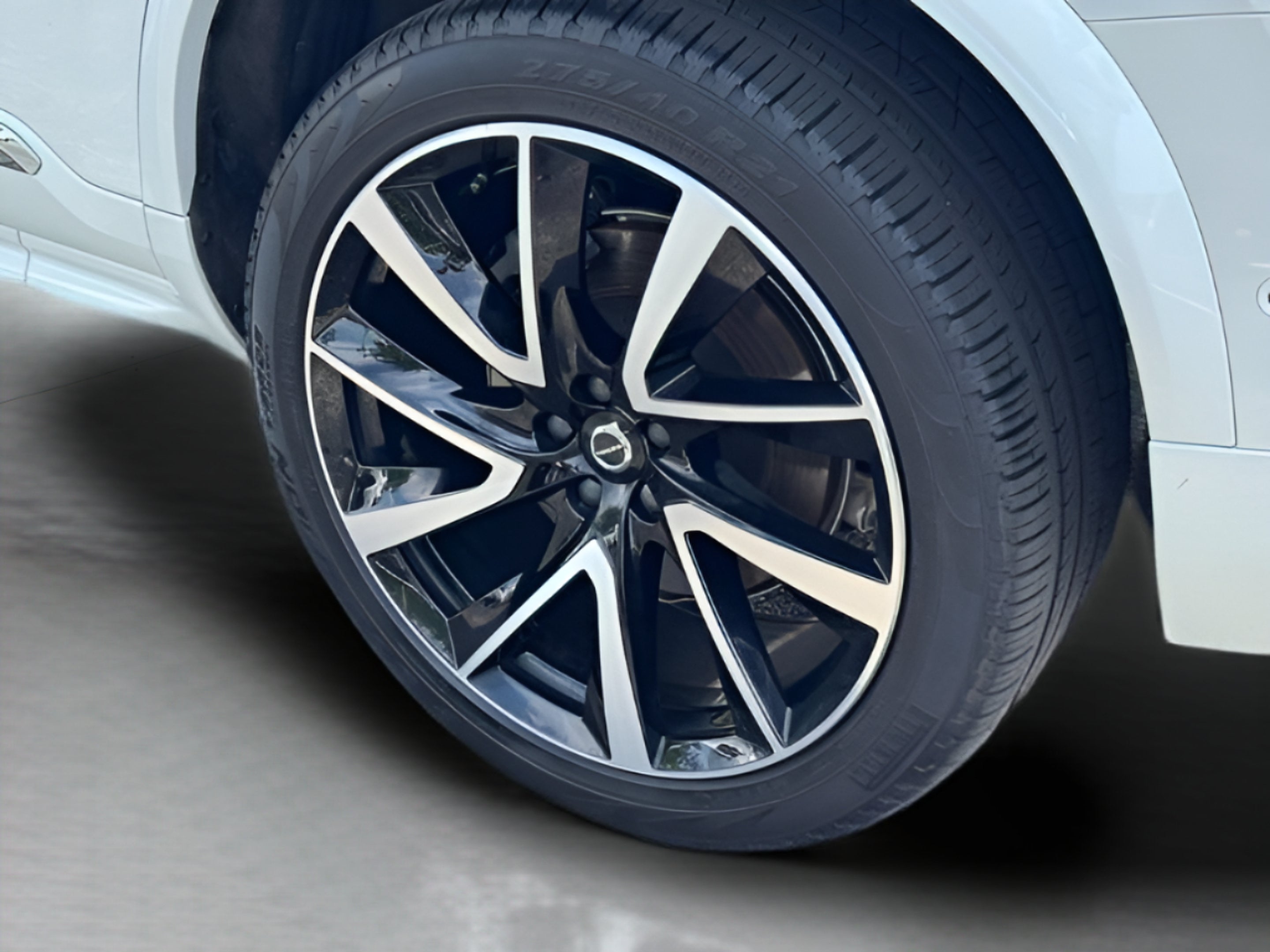2024 Volvo XC90 Ultimate Bright Theme