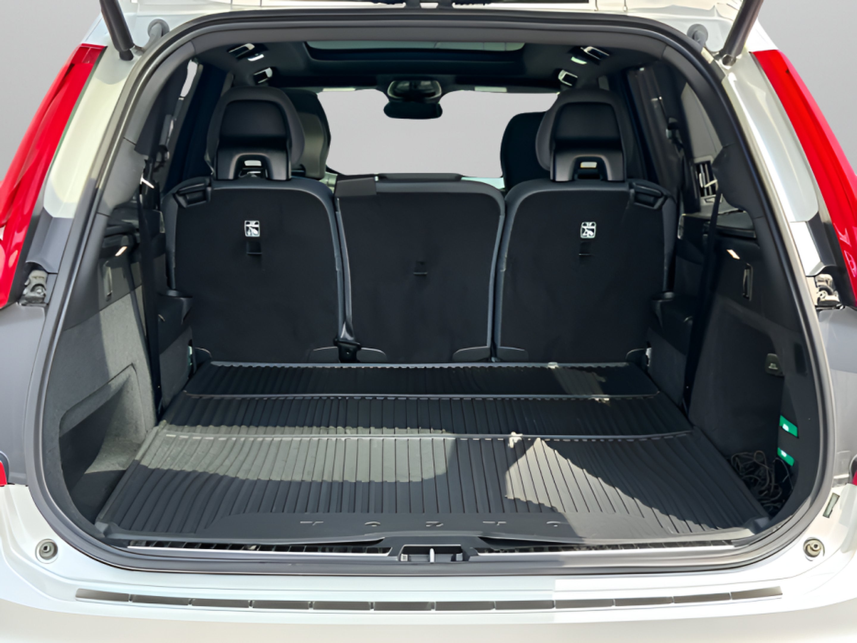 2024 Volvo XC90 Ultimate Bright Theme