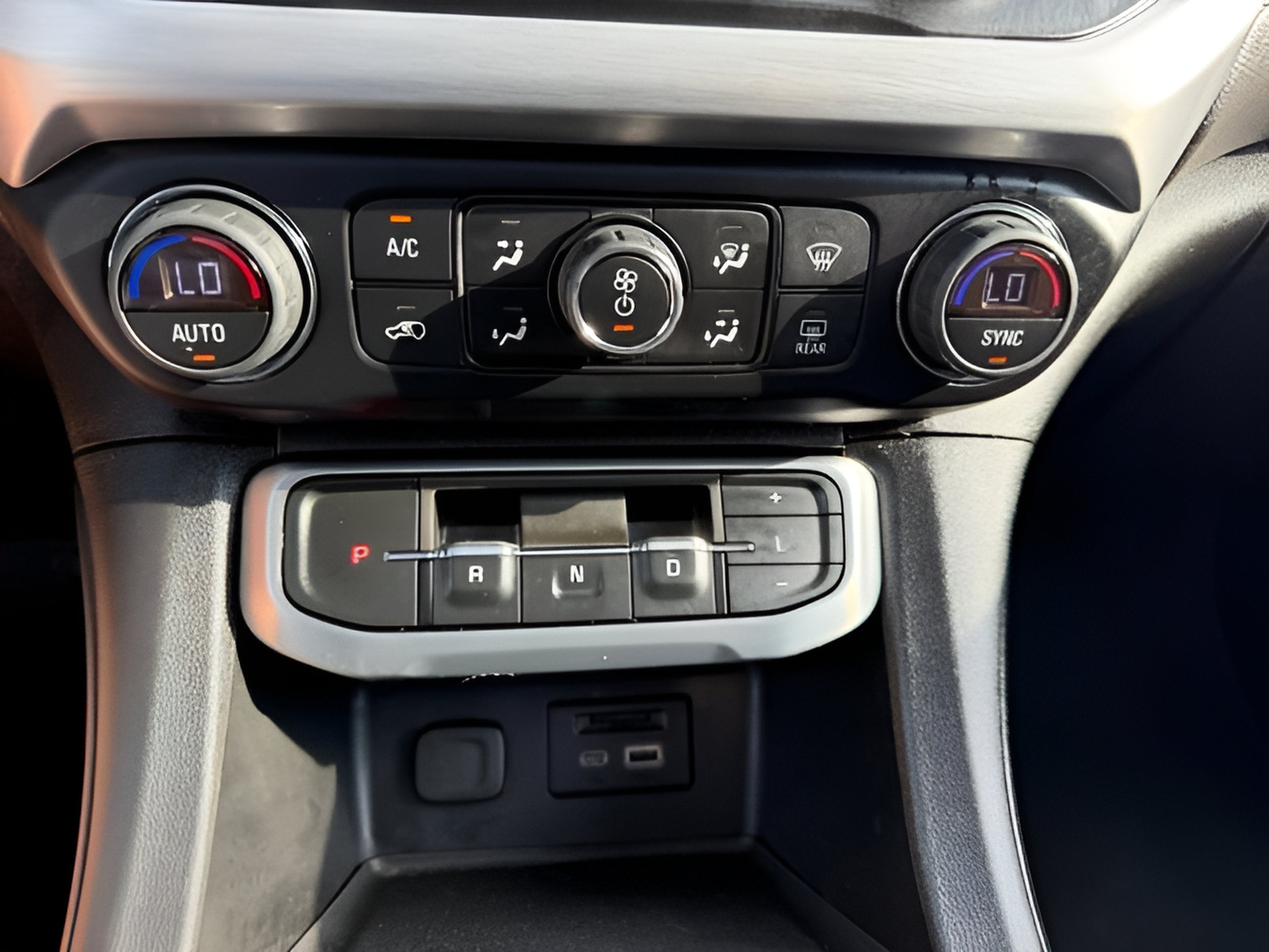 2022 GMC Acadia SLT