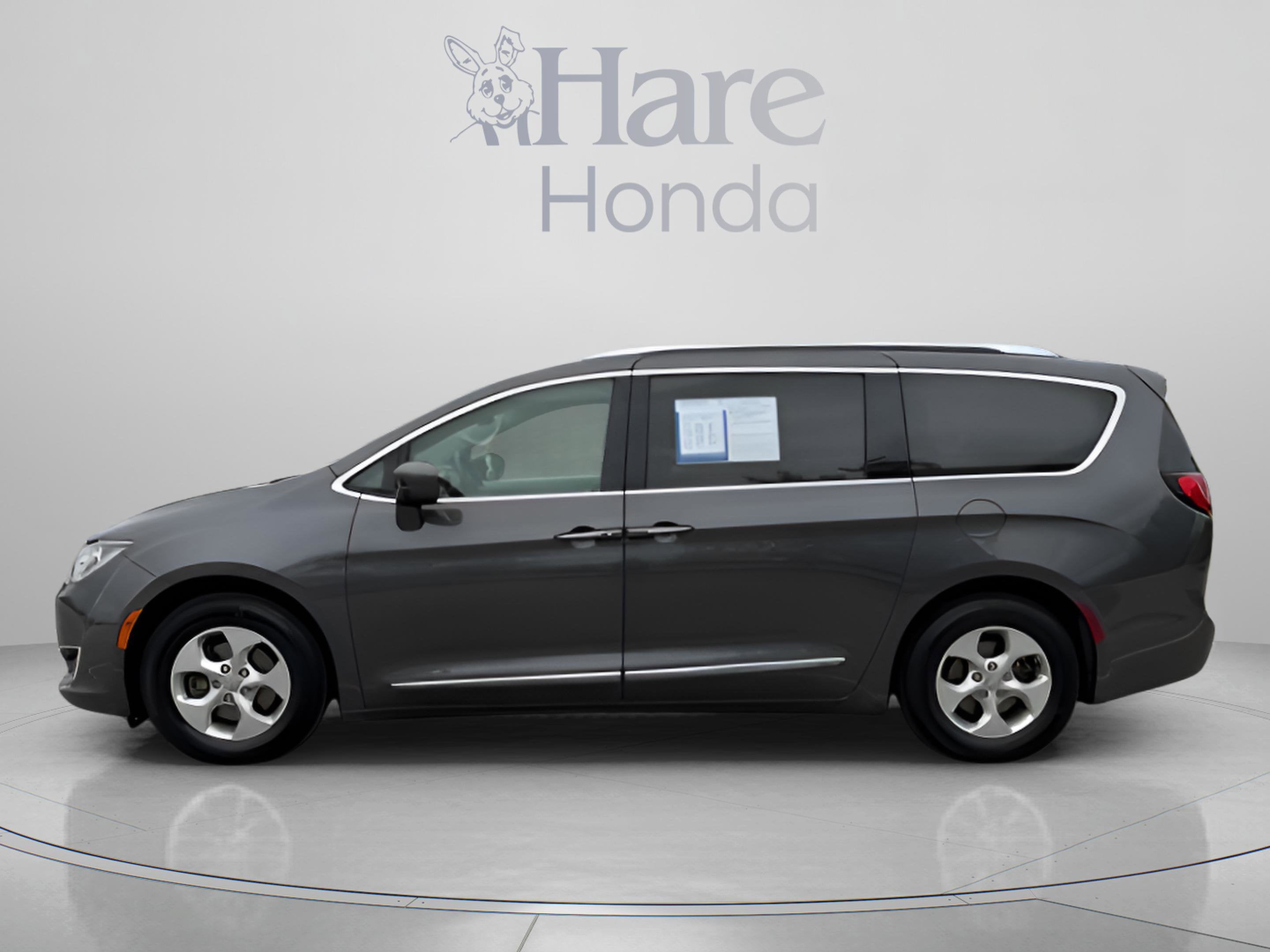 2017 Chrysler Pacifica Touring-L Plus
