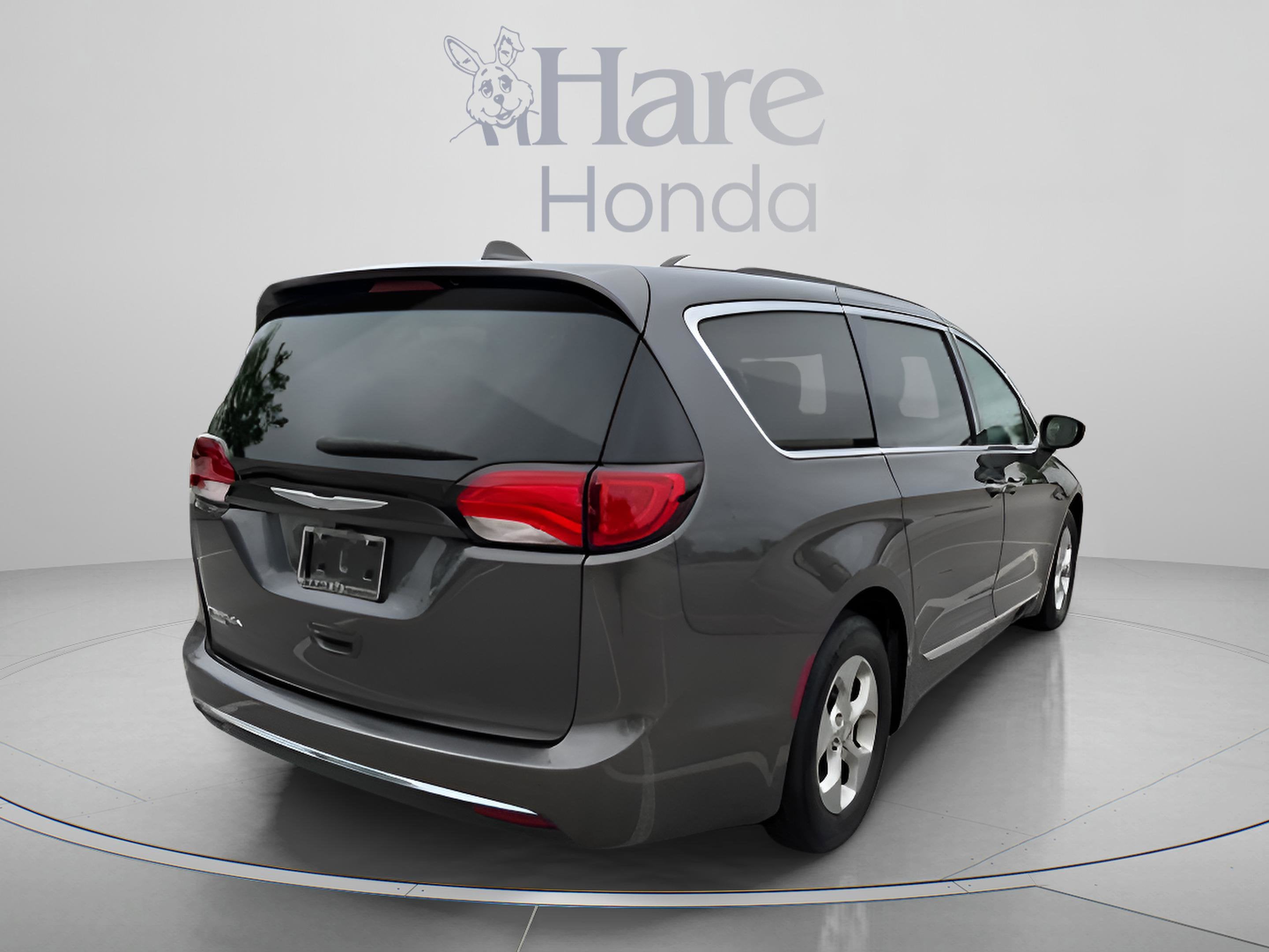 2017 Chrysler Pacifica Touring-L Plus