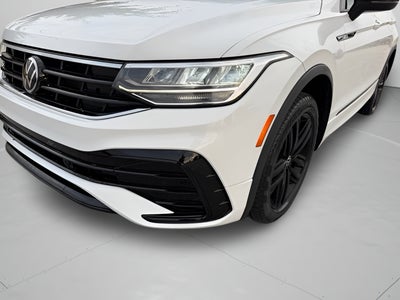 2022 Volkswagen Tiguan SE R-Line Black