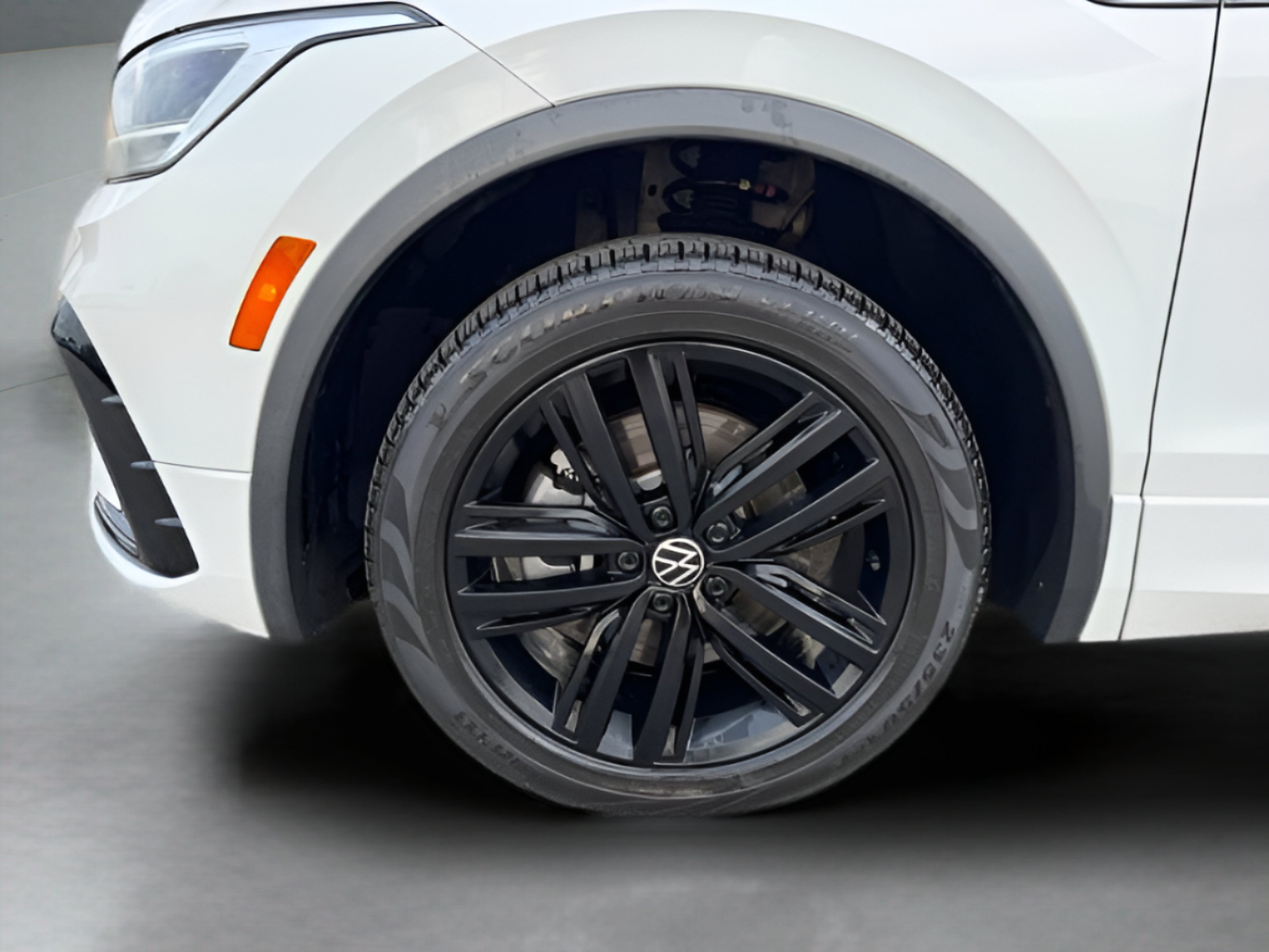 2022 Volkswagen Tiguan SE R-Line Black