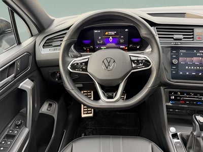 2022 Volkswagen Tiguan SE R-Line Black
