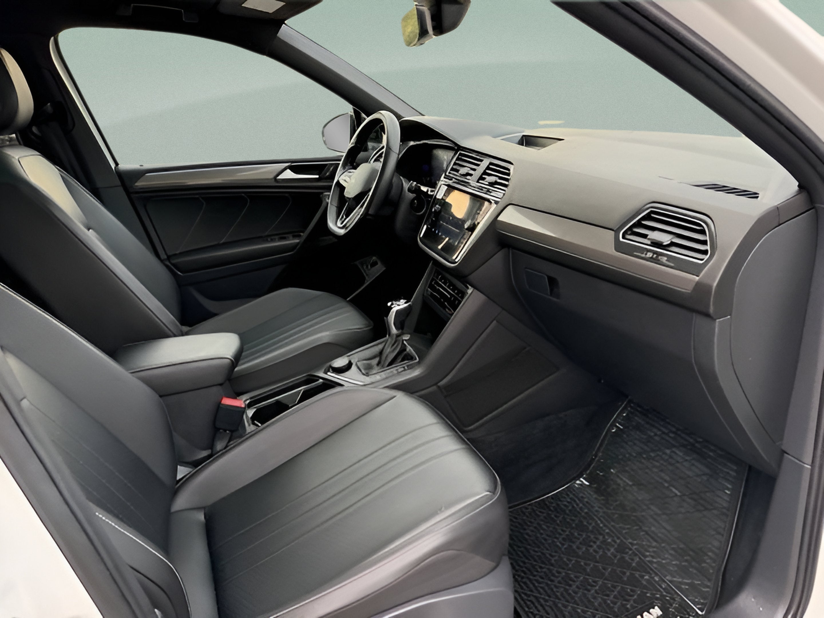 2022 Volkswagen Tiguan SE R-Line Black