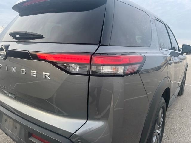 2022 Nissan Pathfinder S