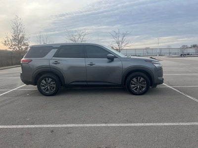 2022 Nissan Pathfinder S