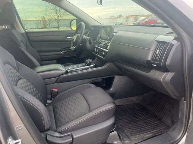 2022 Nissan Pathfinder S