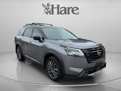 2023 Nissan Pathfinder SL