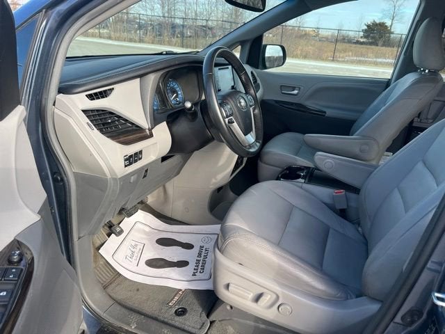 2017 Toyota Sienna XLE Premium