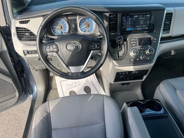 2017 Toyota Sienna XLE Premium