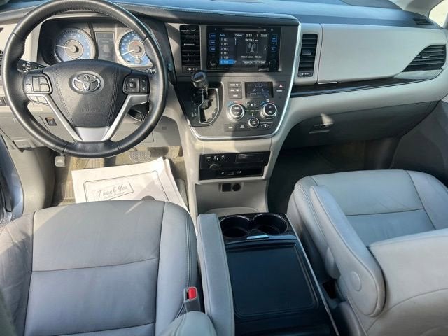 2017 Toyota Sienna XLE Premium