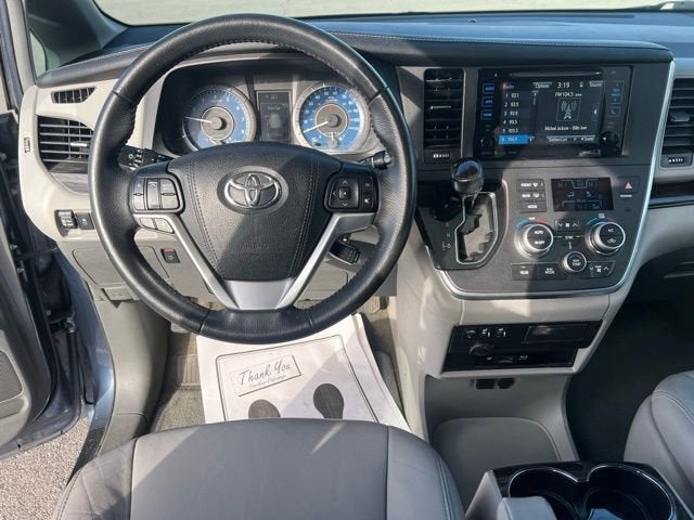 2017 Toyota Sienna XLE Premium