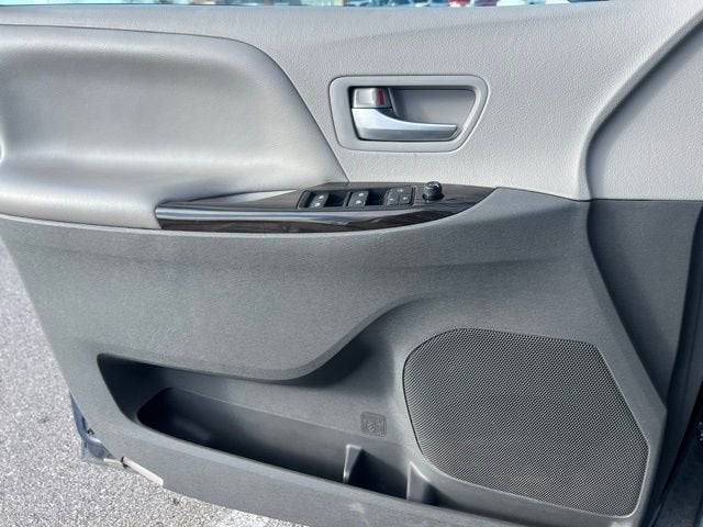 2017 Toyota Sienna XLE Premium