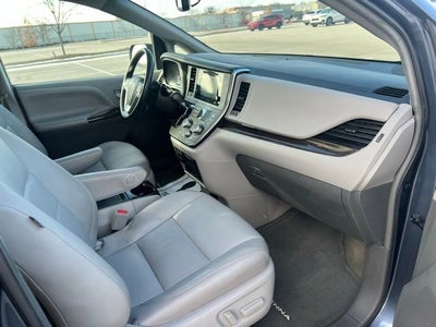 2017 Toyota Sienna XLE Premium