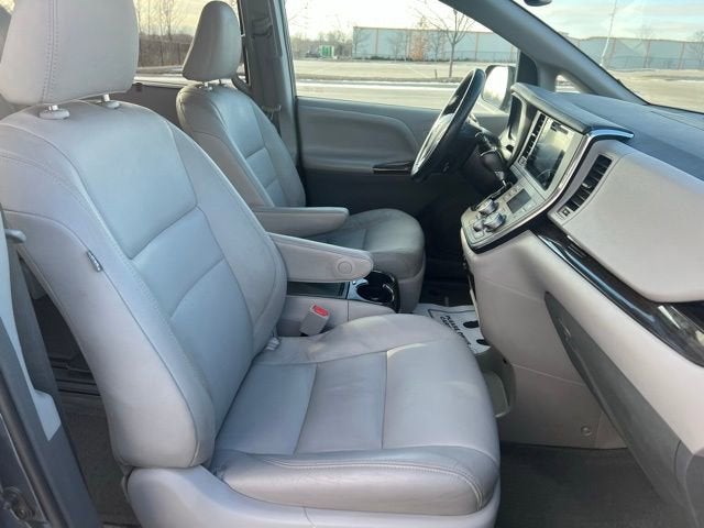 2017 Toyota Sienna XLE Premium