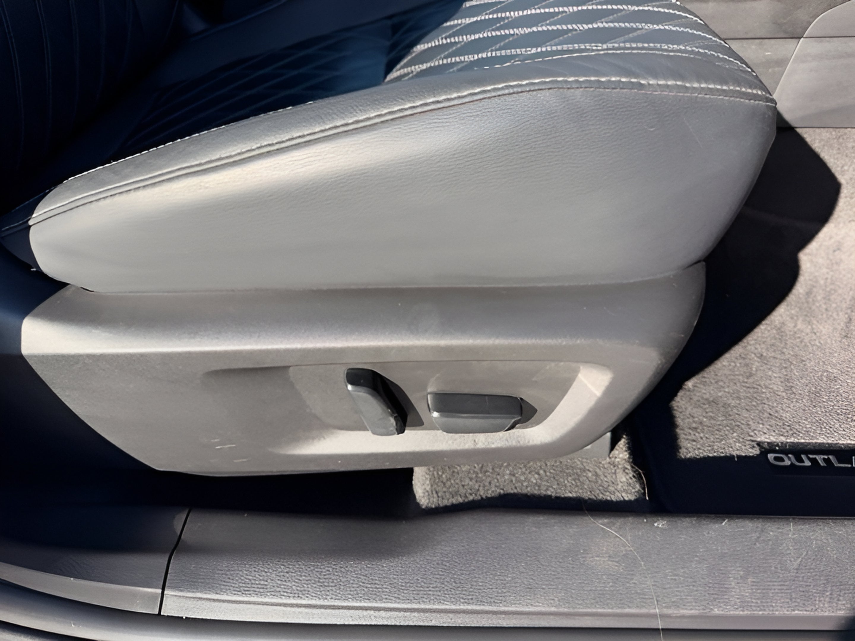 2023 Mitsubishi Outlander SEL