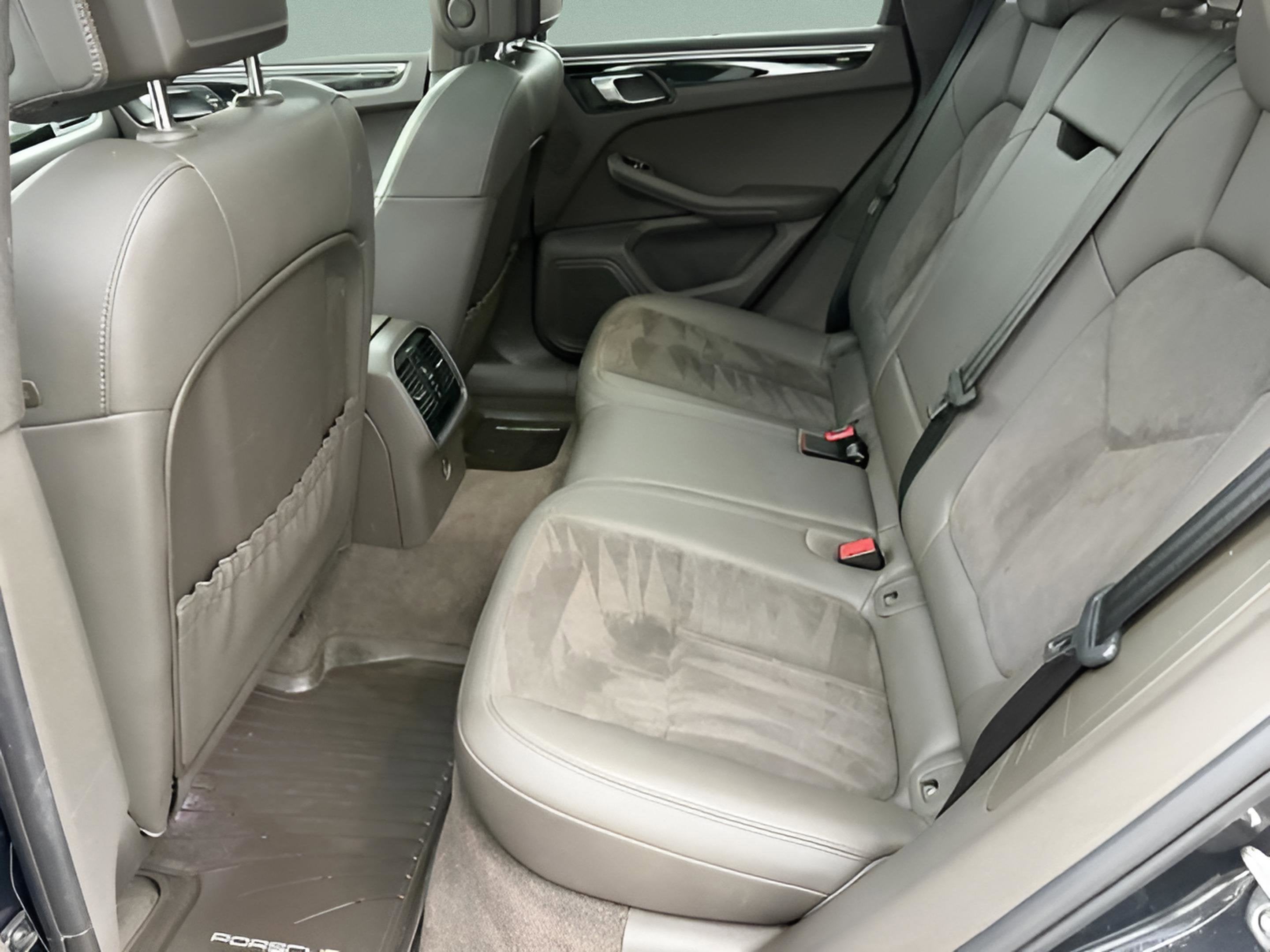 2018 Porsche Macan Base